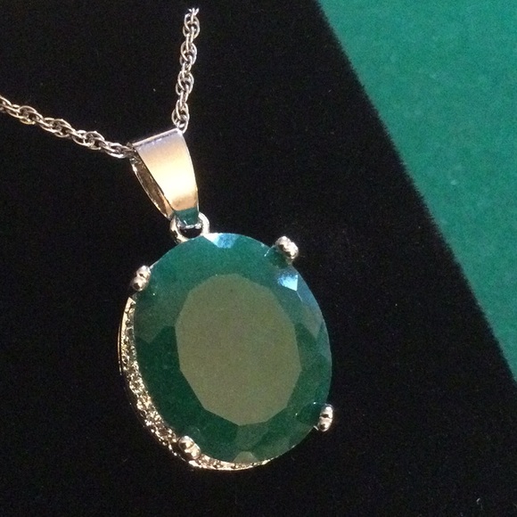 Atlanra Gem & Mineral Show Jewelry - Genuine Emerald Pendant on 18” 925 Chain